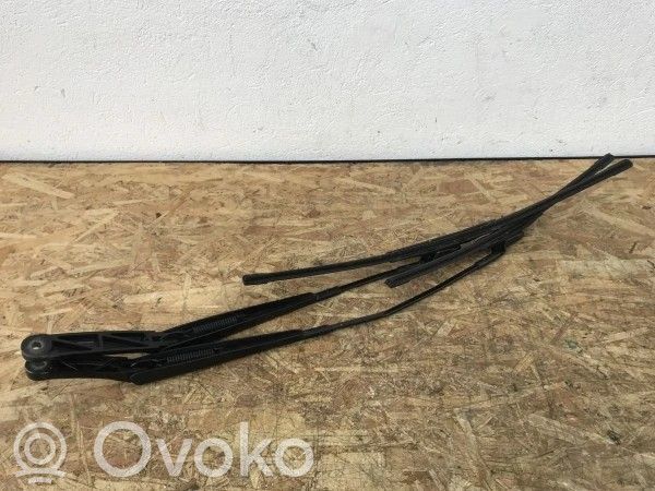 Volkswagen Golf VI Etupyyhkimen sulan varsi 