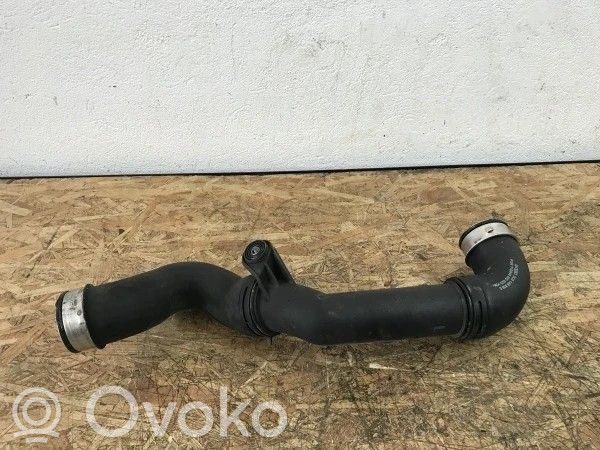 Volkswagen PASSAT B6 Wąż / Rura intercoolera 