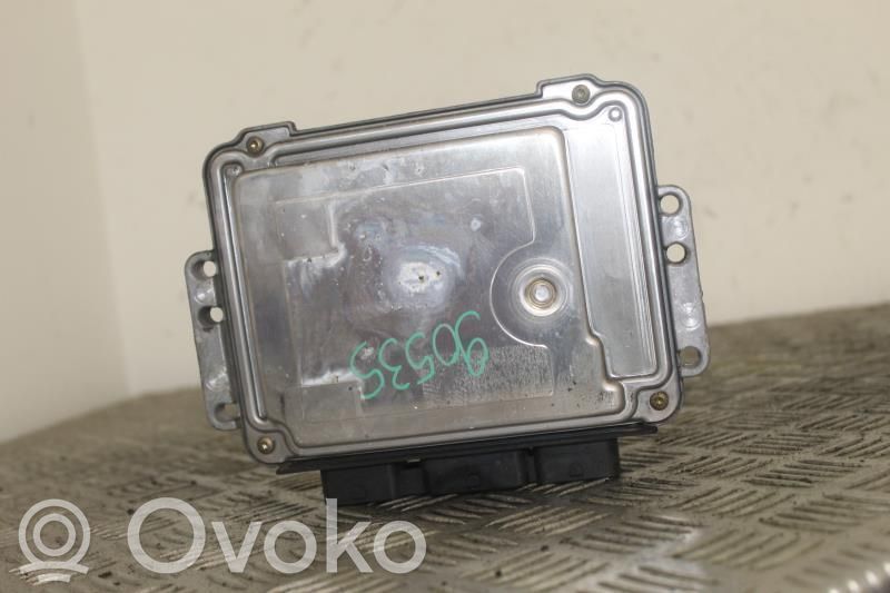 Nissan Primera Engine control unit/module 