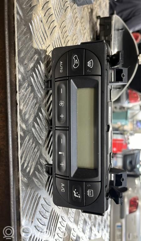 Citroen C2 Climate control unit 