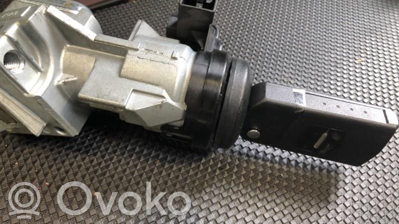 Mazda 5 Užvedimo spynelė 