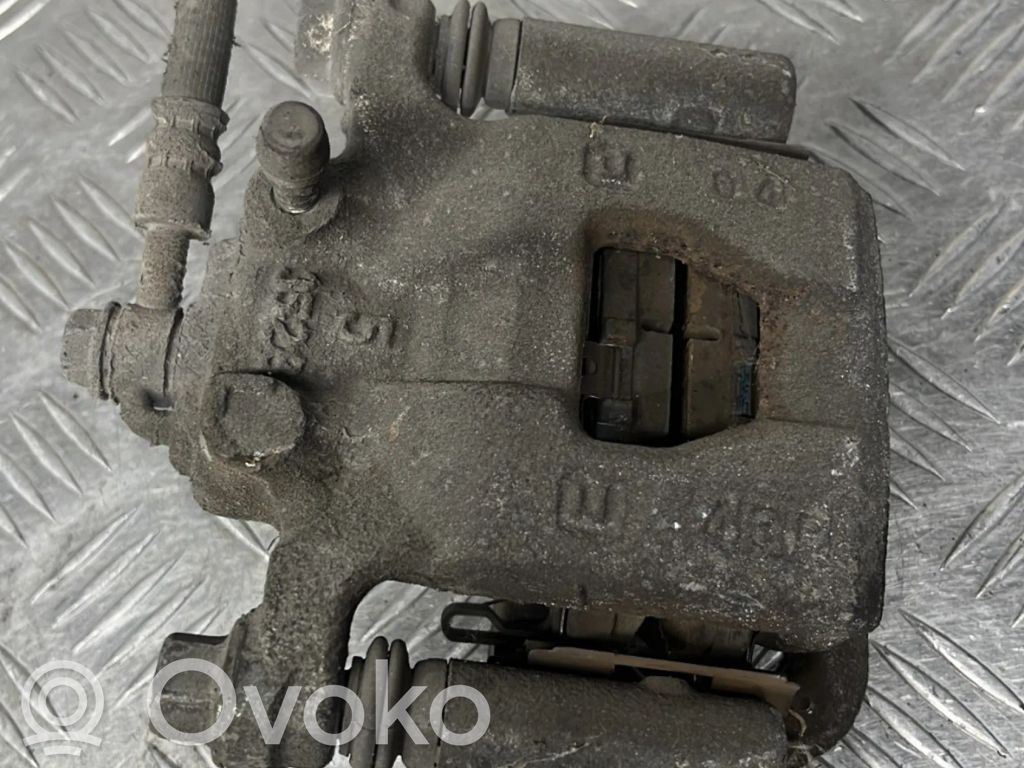 Nissan NV200 Tylny zacisk hamulcowy 