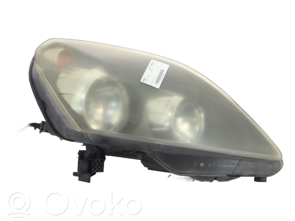 Opel Zafira B Lampa przednia 