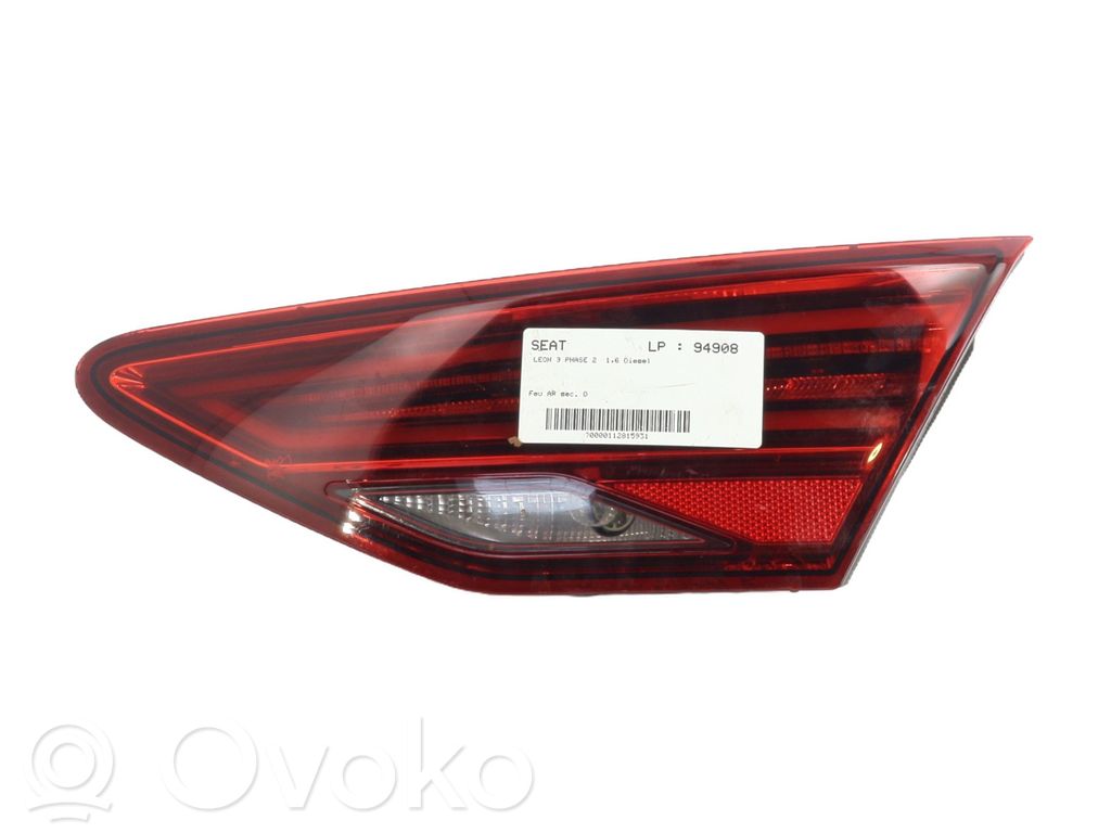 Seat Leon (5F) Galinis žibintas dangtyje 
