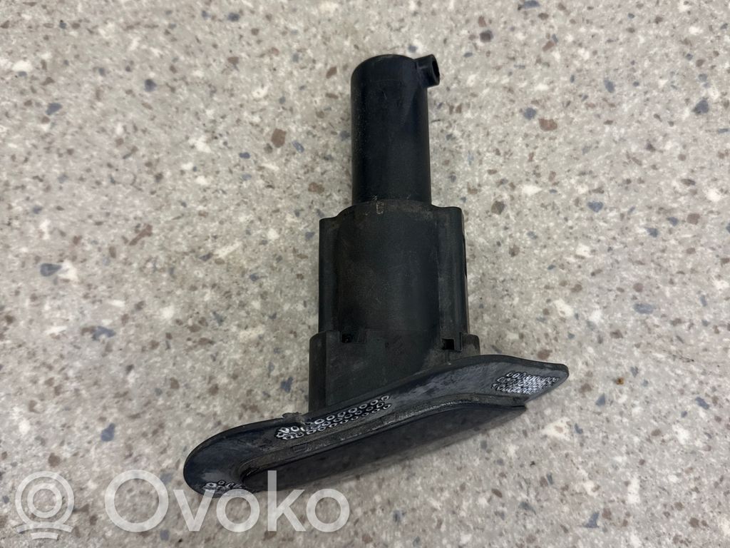 Opel Insignia A Dysza spryskiwacza lampy przedniej 