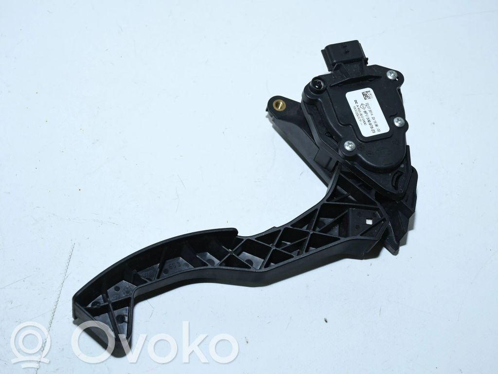 Renault Twingo III Accelerator throttle pedal 