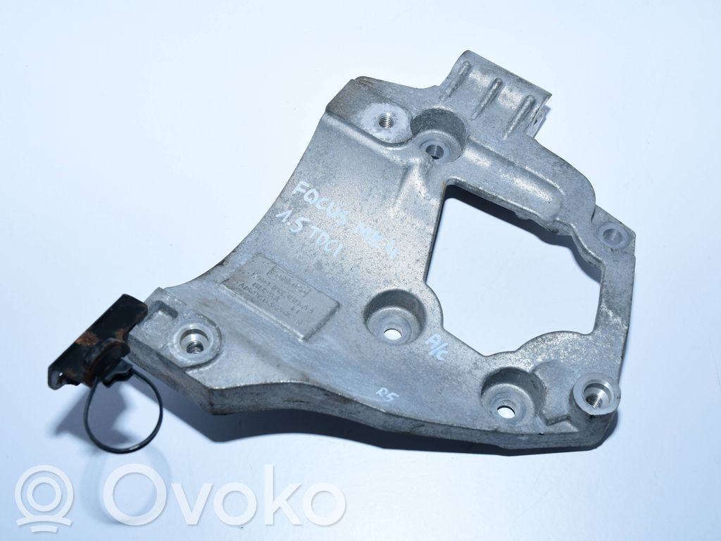 Ford Focus A/C compressor mount bracket 