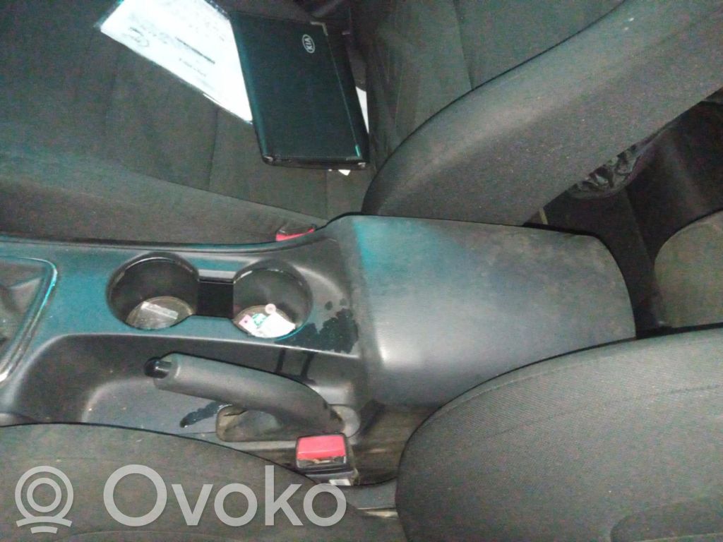 Apoyabrazos del asiento trasero
