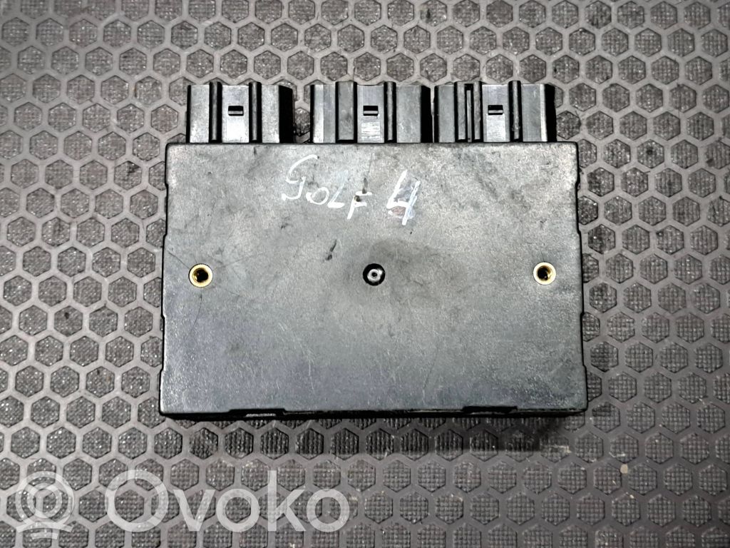 Volkswagen Golf IV Komforta modulis 