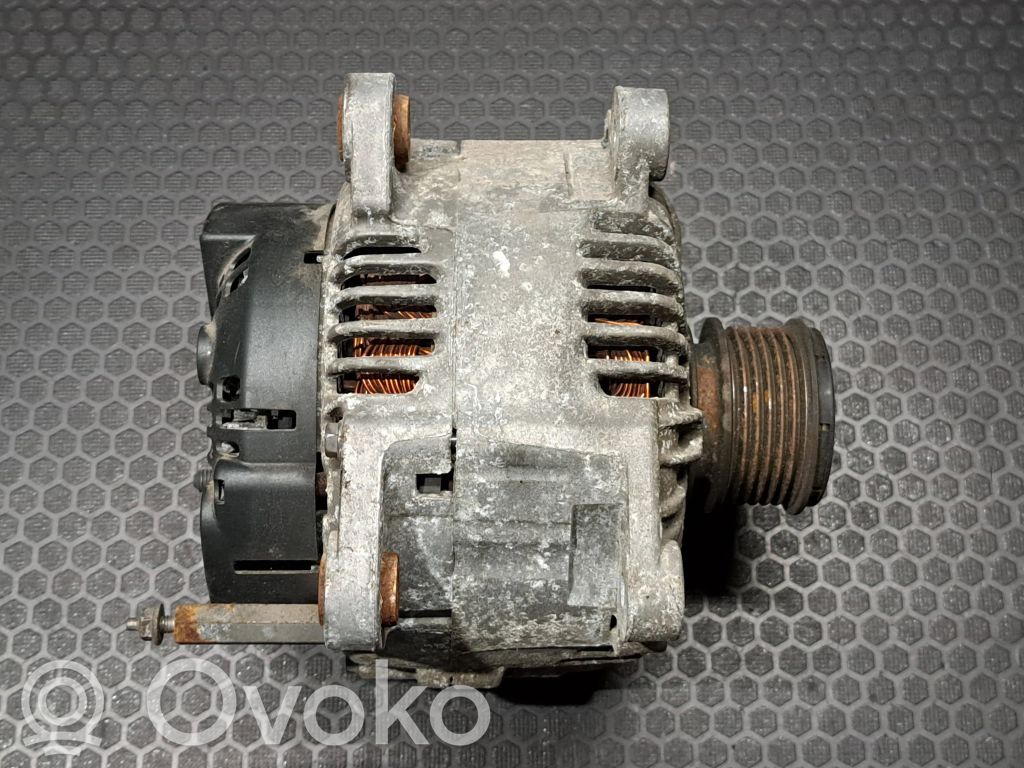 Volkswagen PASSAT B6 Alternator 