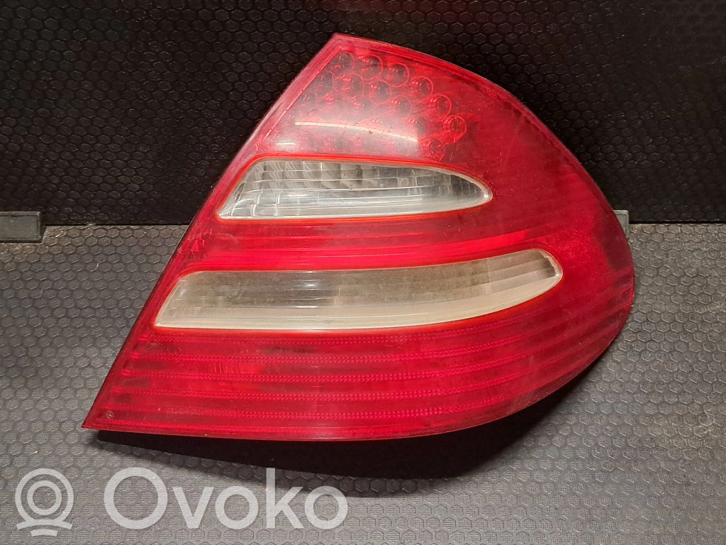 Mercedes-Benz E W211 Lampă spate în caroserie 