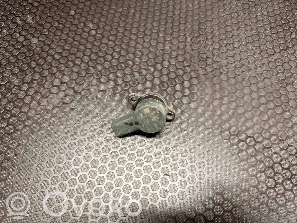 Mercedes-Benz Sprinter W901 W902 W903 W904 Regulator ciśnienia paliwa 