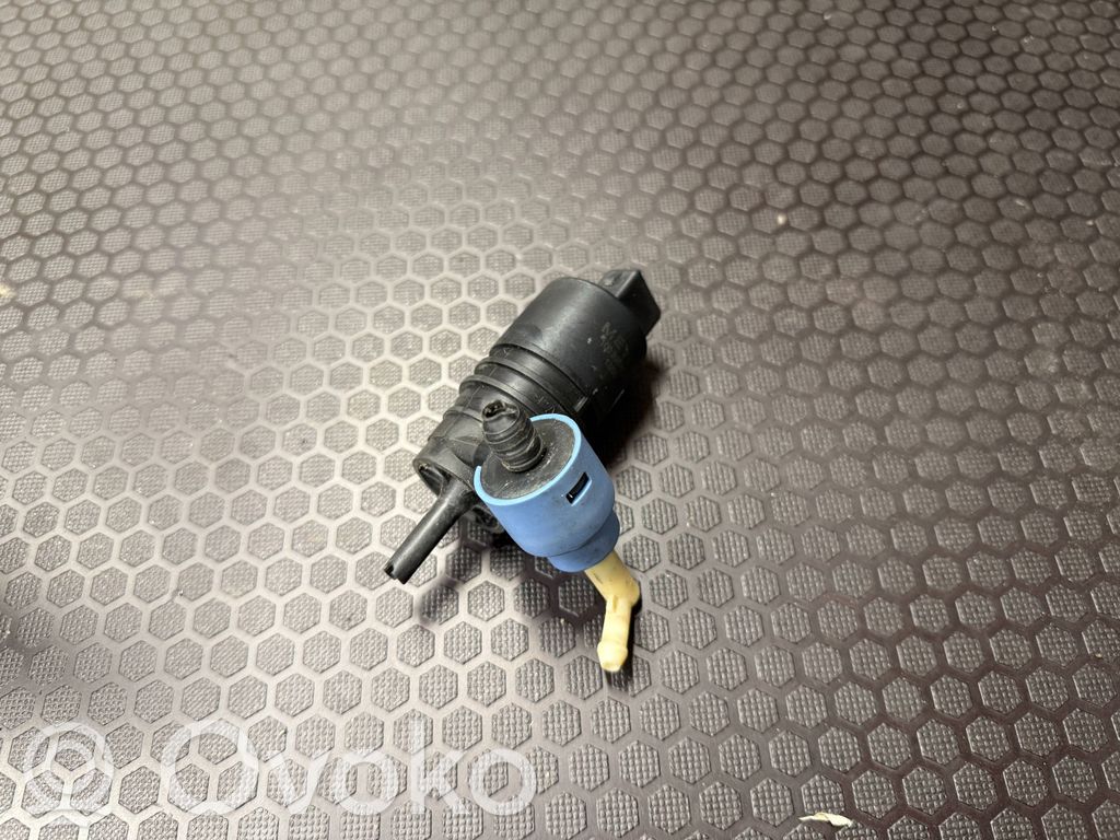 Opel Astra H Pompa spryskiwacza szyby przedniej / czołowej 