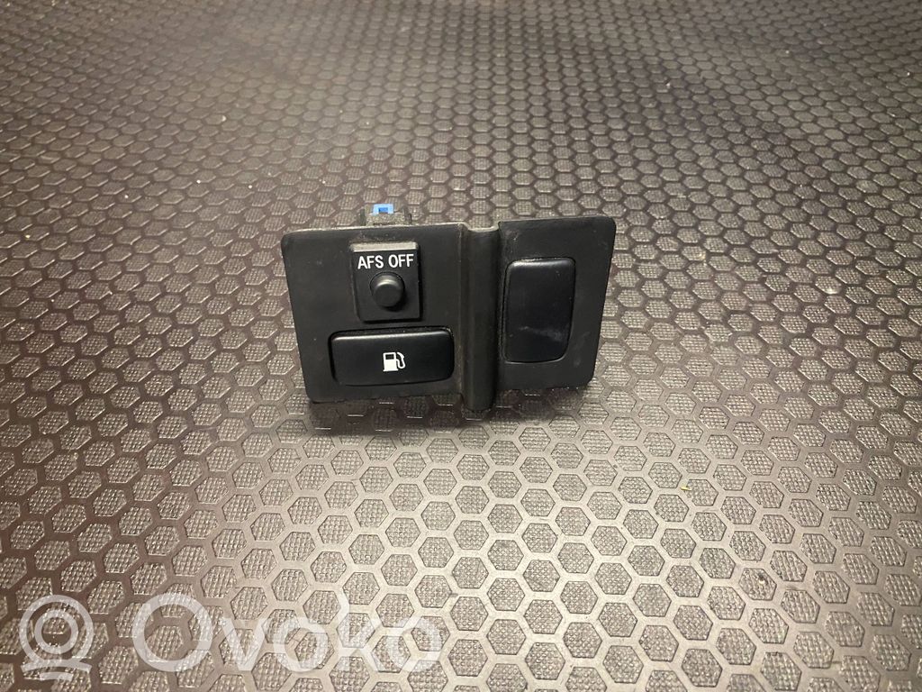 Lexus RX 330 - 350 - 400H Fuel tank opening switch 