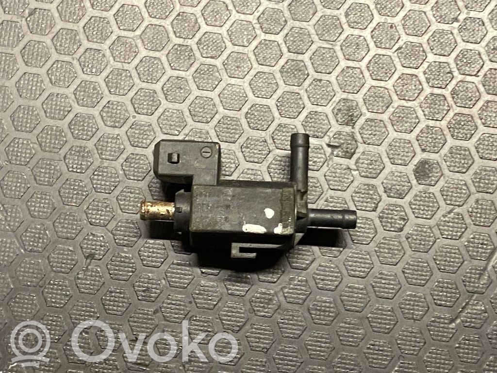 Volvo S80 Válvula de vacío 