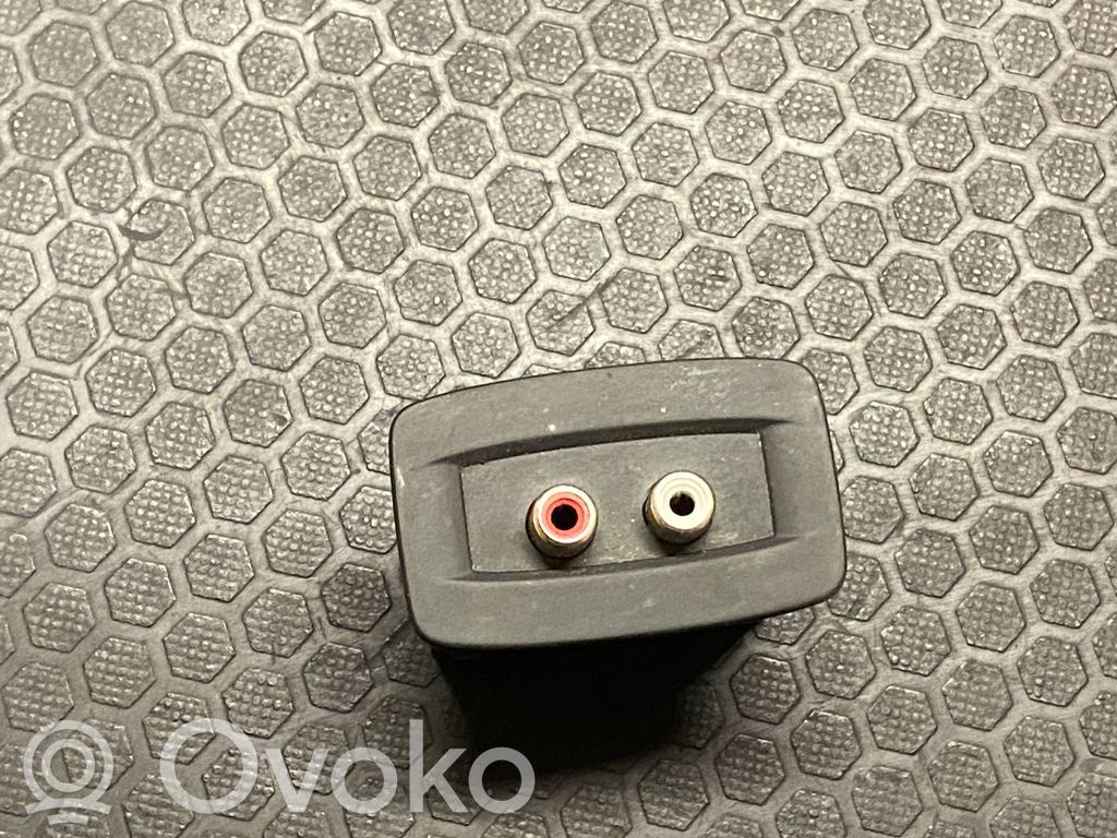 Opel Vivaro Conector priză AUX 