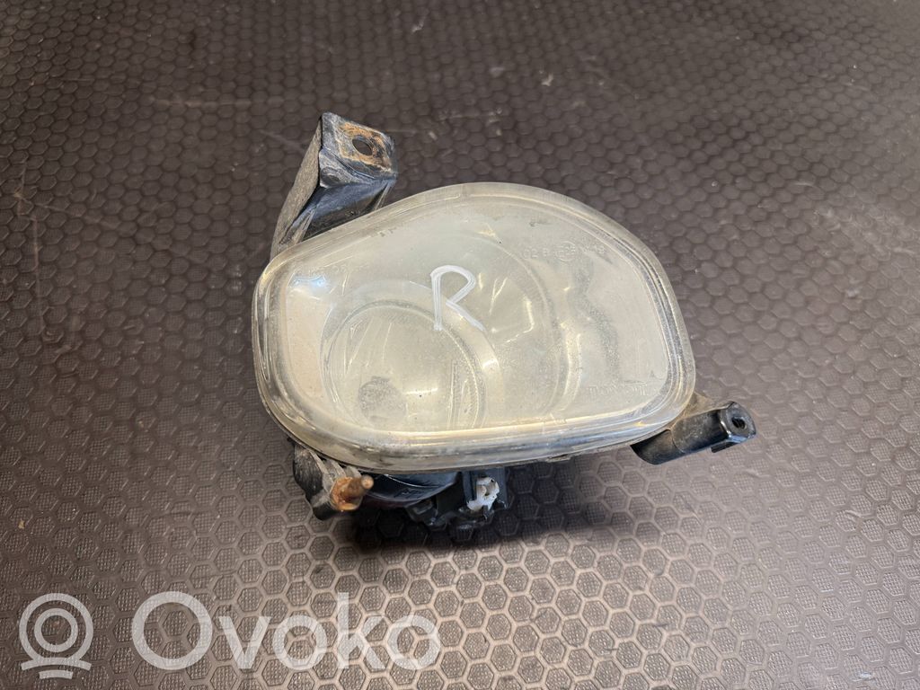 Toyota Avensis T250 Światło przeciwmgłowe przednie 