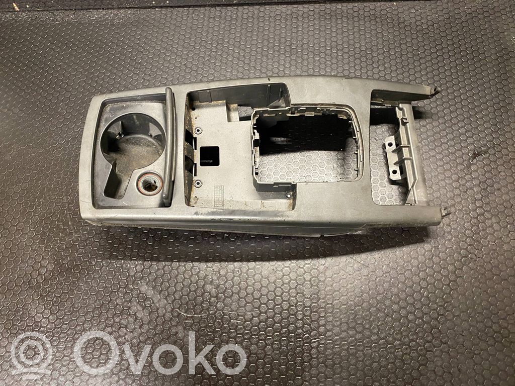Audi A6 S6 C6 4F Centrinė konsolė 