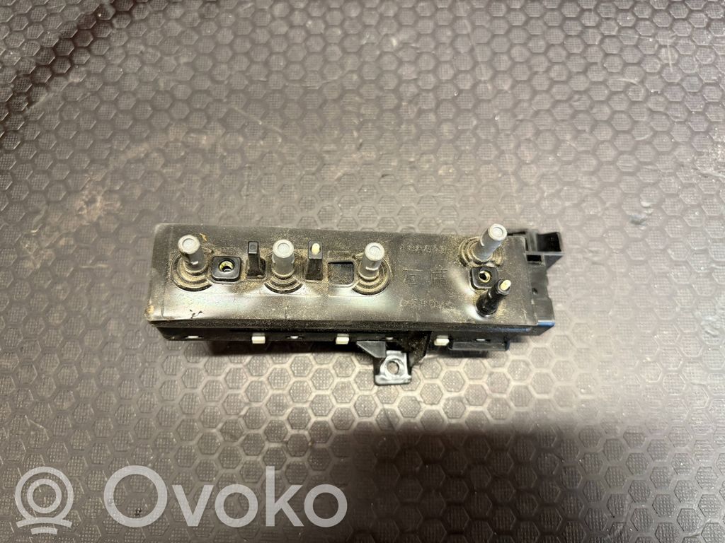Toyota Avensis T250 Seat control switch 