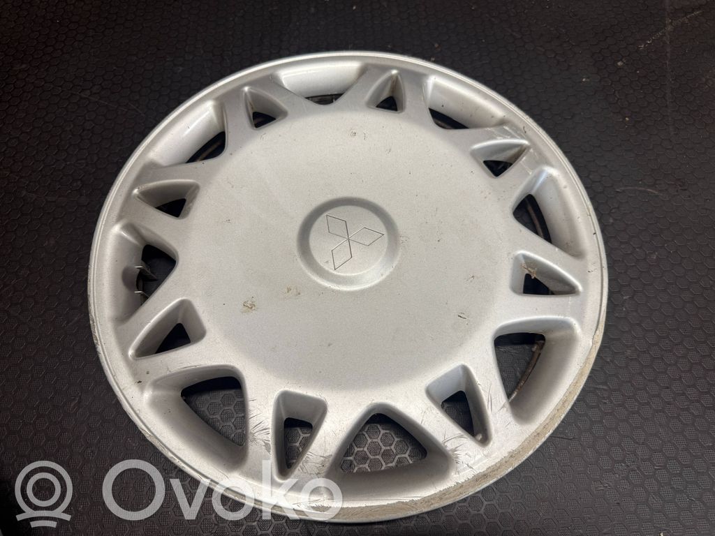 Mitsubishi Colt R14 wheel hub/cap/trim 
