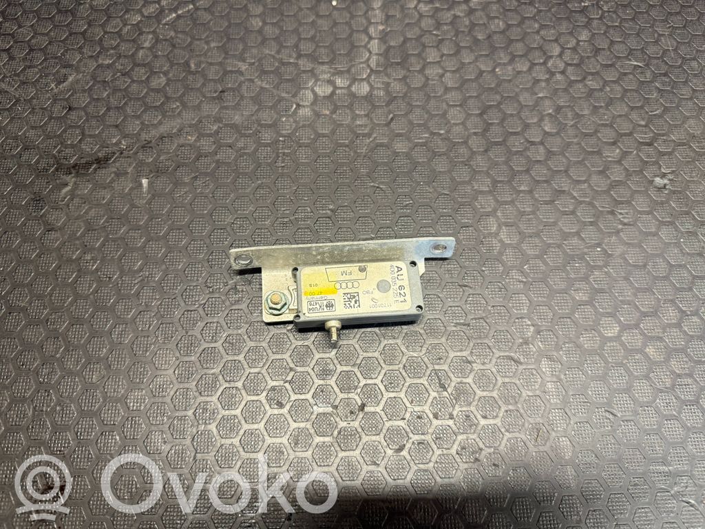 Audi A8 S8 D2 4D Pystyantennivahvistin 