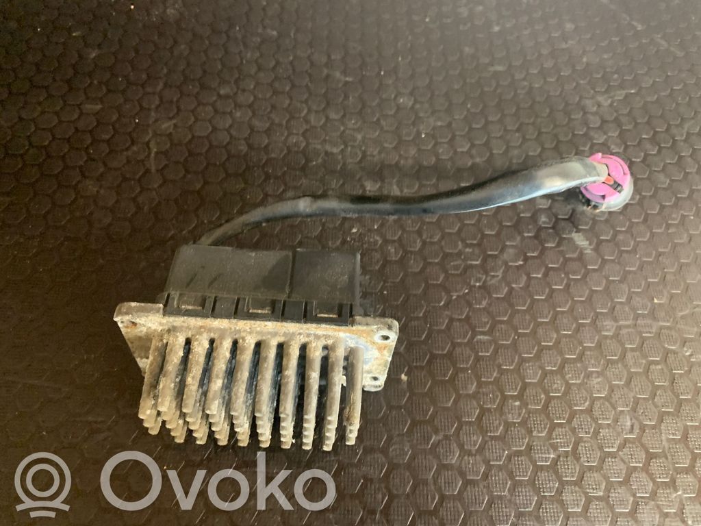 Audi A8 S8 D2 4D Rezystor / Opornik dmuchawy nawiewu 