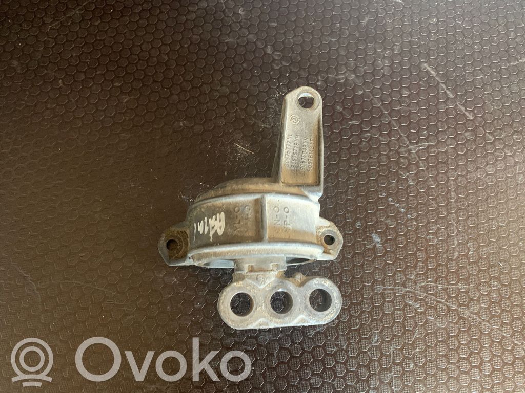 Opel Astra G Engine mount bracket 