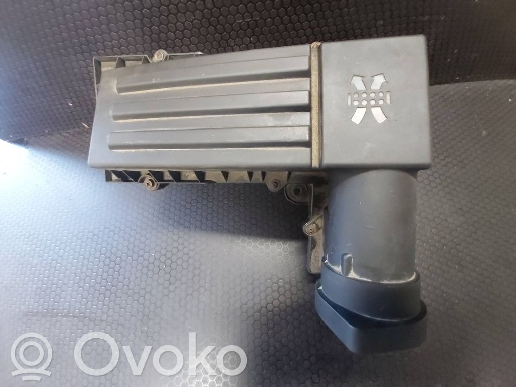 Volkswagen PASSAT CC Obudowa filtra powietrza 