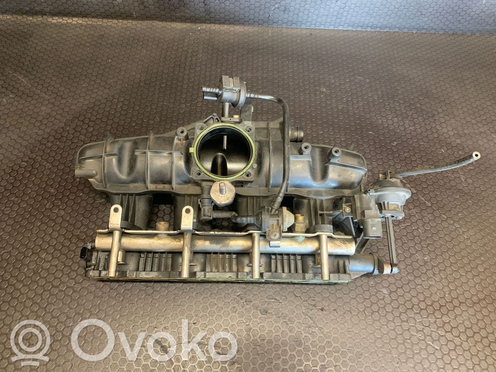 Volkswagen PASSAT CC Kolektor ssący 