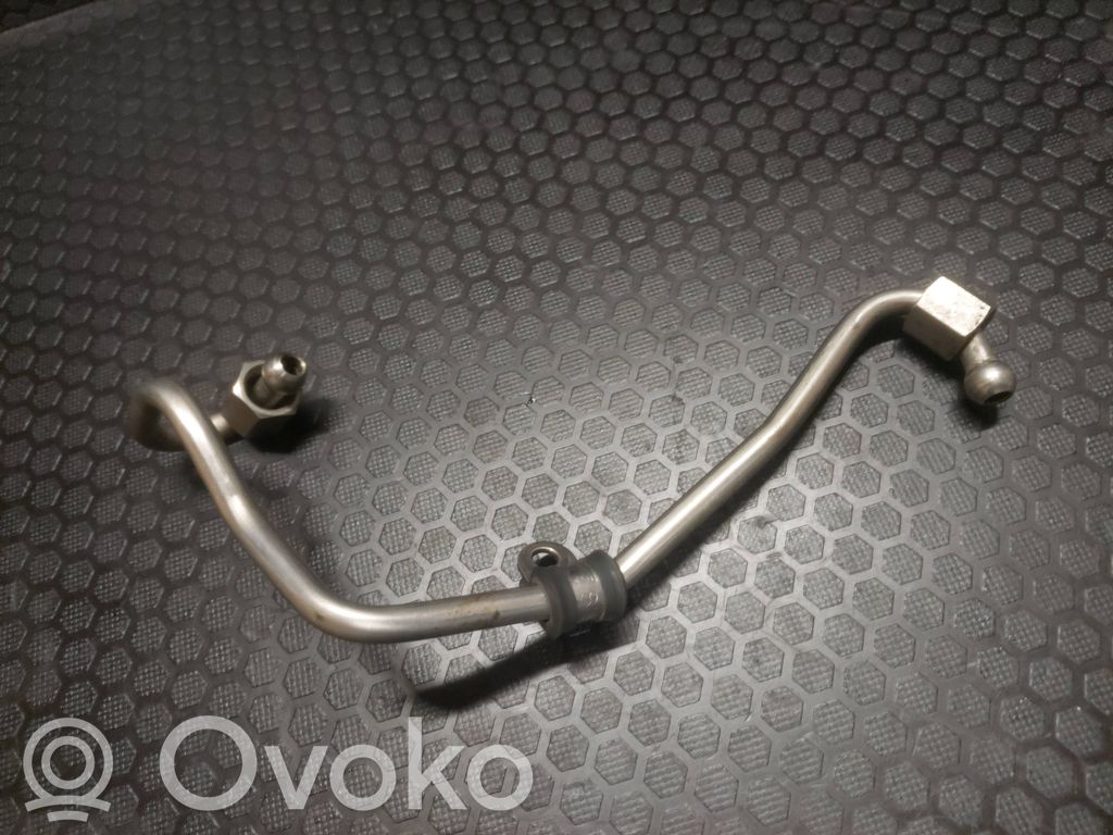 Volkswagen PASSAT CC Linea/tubo di alimentazione iniettore del carburante 