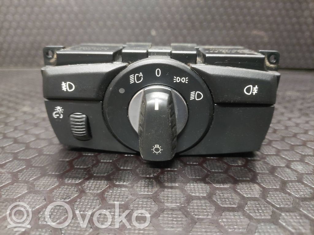 Light switch   6988565,33295201,30071110335899
