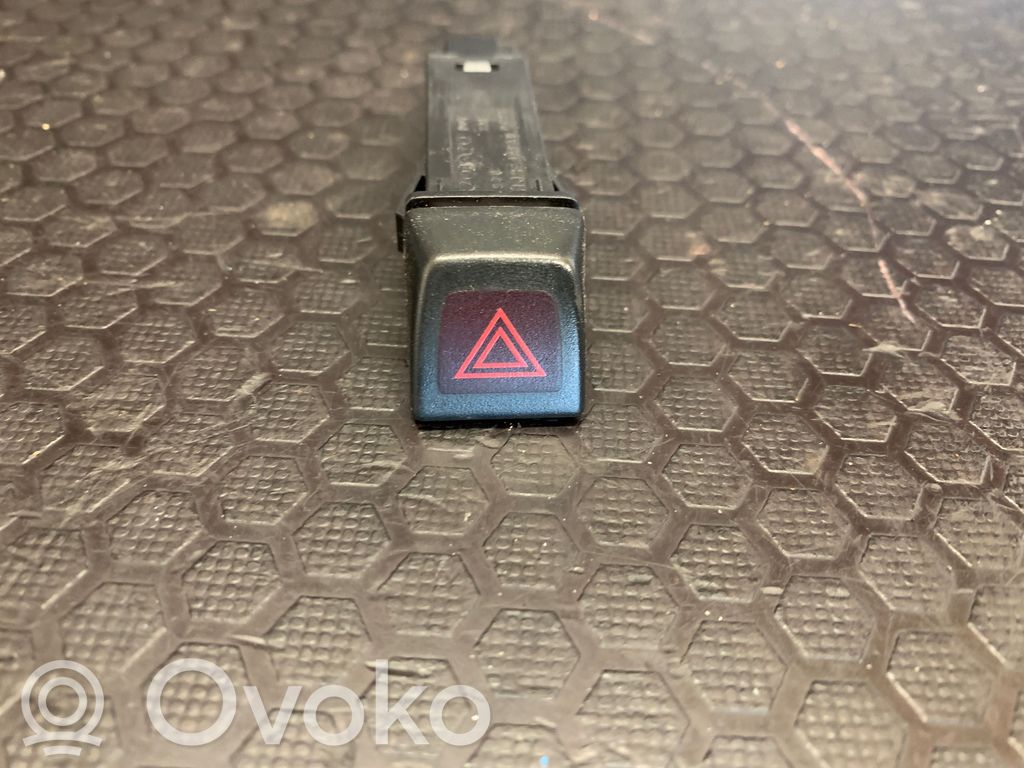 Volvo XC60 Hazard light switch 