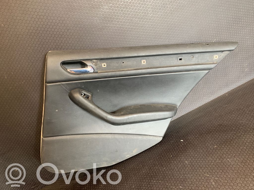BMW 3 E46 Takaoven verhoilu 
