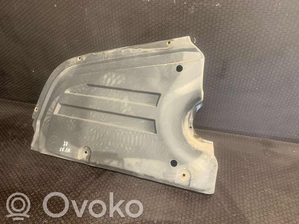 Volkswagen PASSAT B7 Capac/apărătoare spate inferioară 