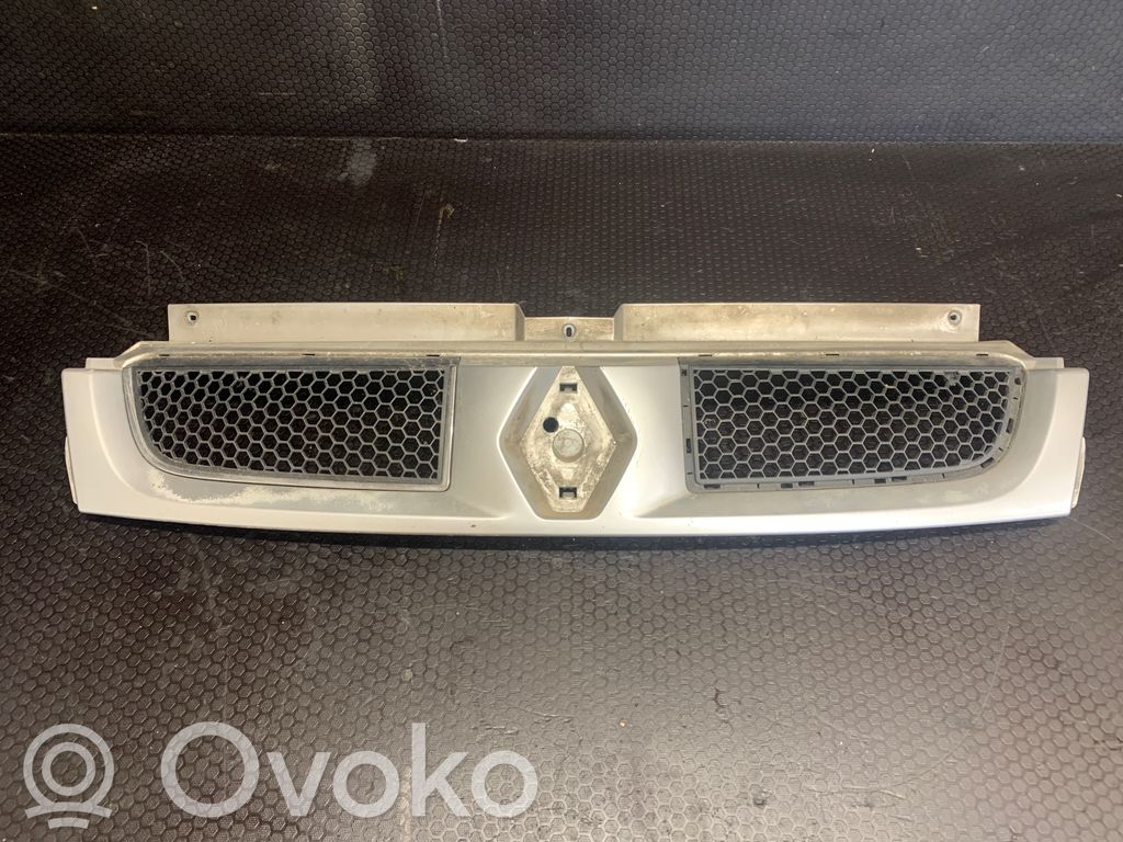 Renault Trafic II (X83) Etupuskurin ylempi jäähdytinsäleikkö 