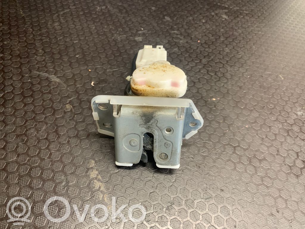 Suzuki Swift I Tailgate/trunk/boot lock/catch/latch 