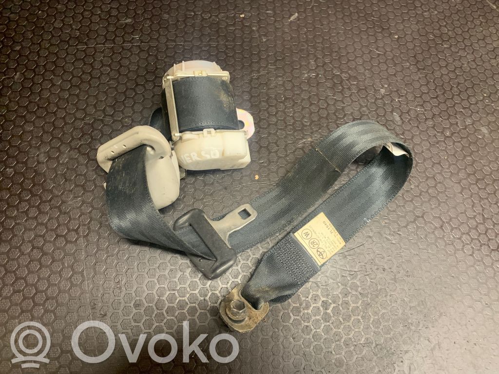 Toyota Corolla Verso AR10 Pas bezpieczeństwa fotela tylnego 