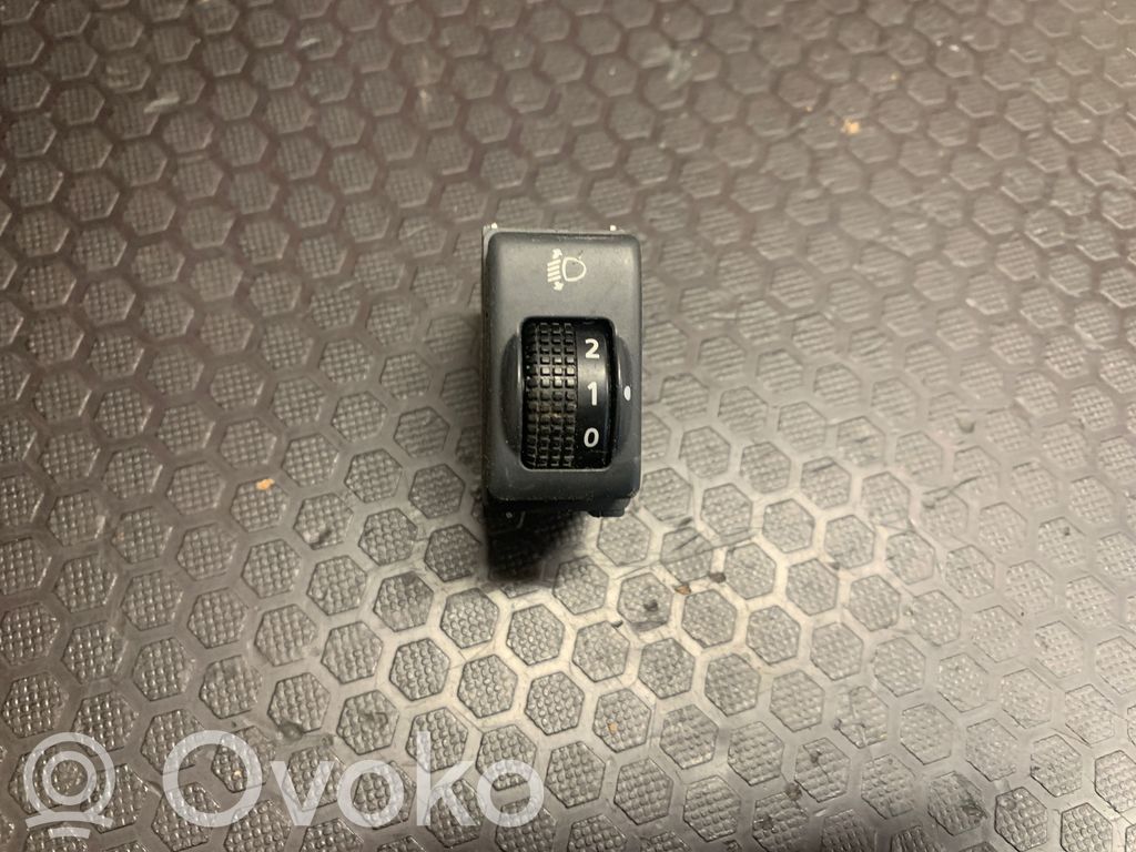Nissan X-Trail T31 Headlight level height control switch 