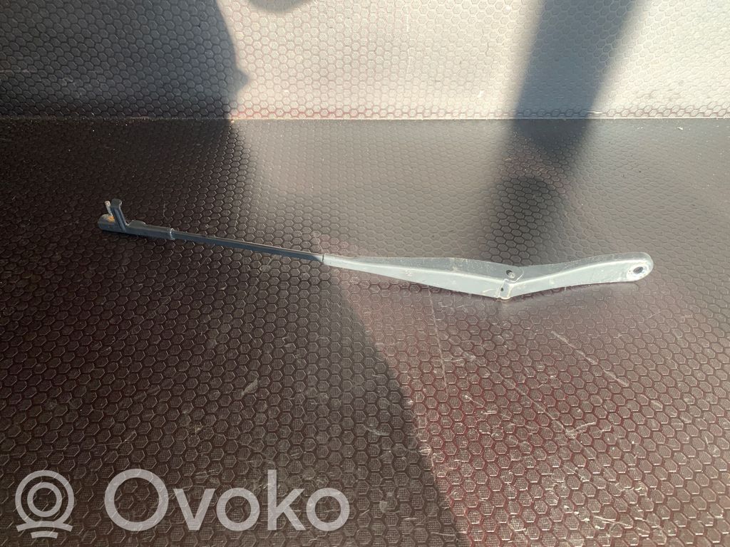 Opel Astra H Brazo del limpiaparabrisas delantero 