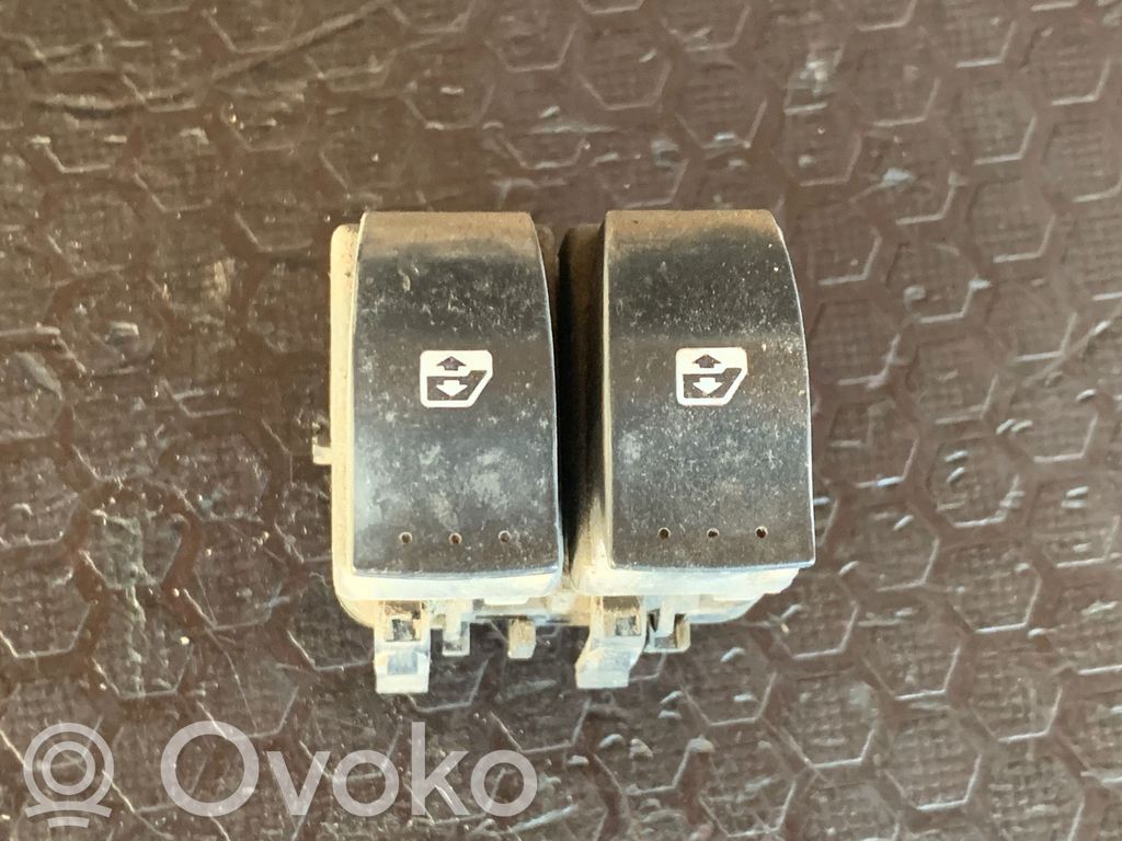 Renault Trafic II (X83) Electric window control switch 