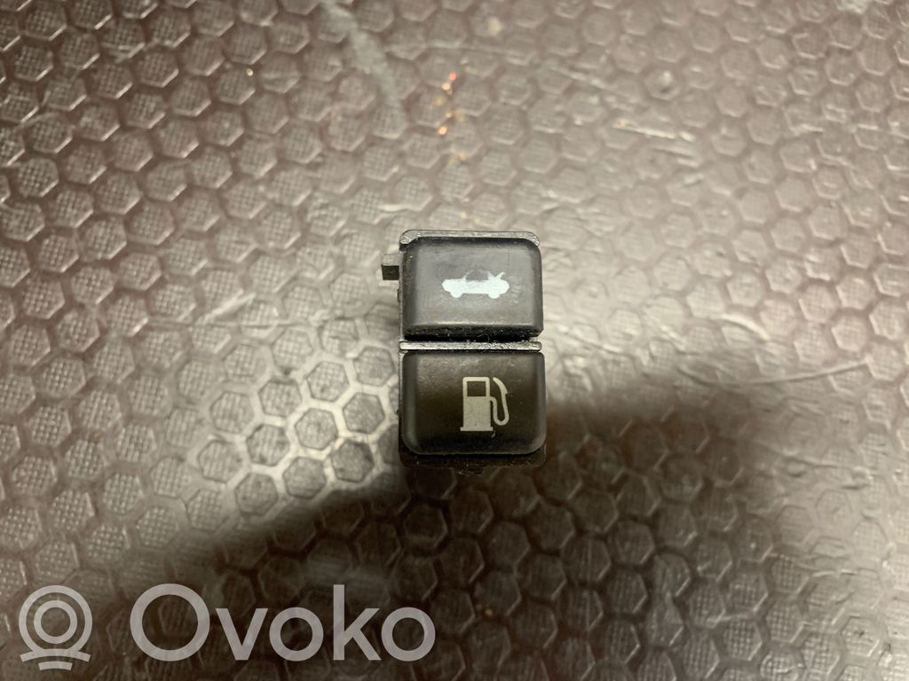 Lexus IS 220D-250-350 Fuel tank opening switch 