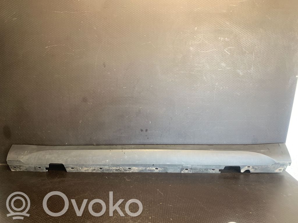 BMW X1 E84 Sill 