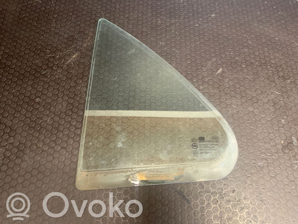 KIA Sorento Rear vent window glass 