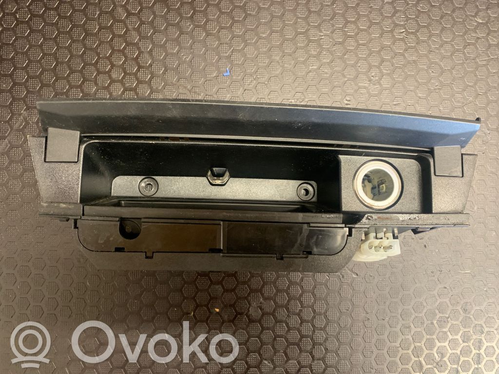 BMW 7 F01 F02 F03 F04 Popielniczka deski rozdzielczej 