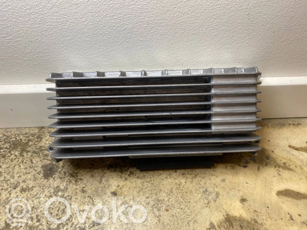 Audi A4 S4 B8 8K Sound amplifier 