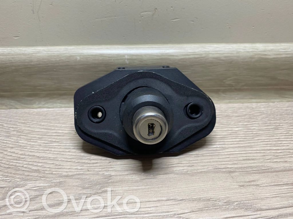 BMW 7 F01 F02 F03 F04 Zamek klapy tylnej / bagażnika 