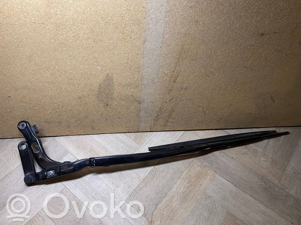BMW 7 E65 E66 Front wiper blade arm 