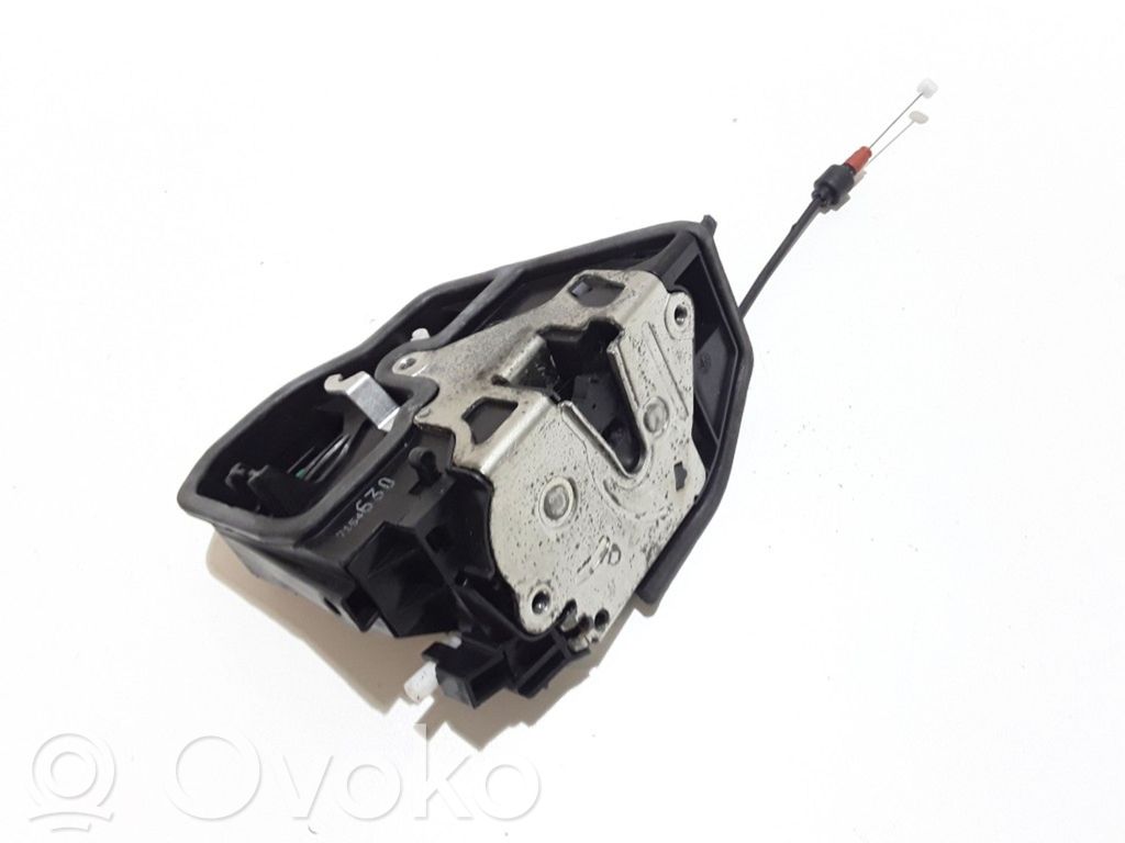 Rear door lock   7154630