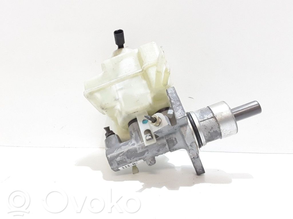 Master brake cylinder   32066792