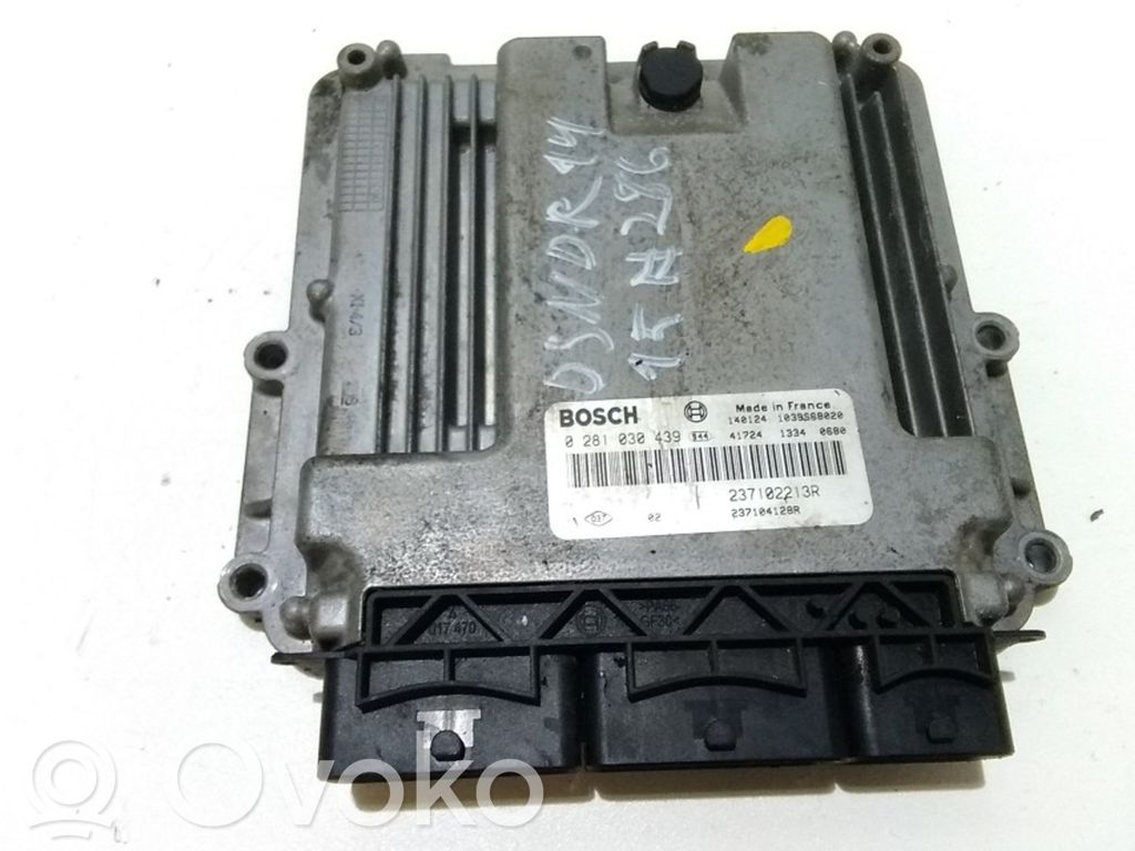 Dacia Sandero Engine control unit/module 